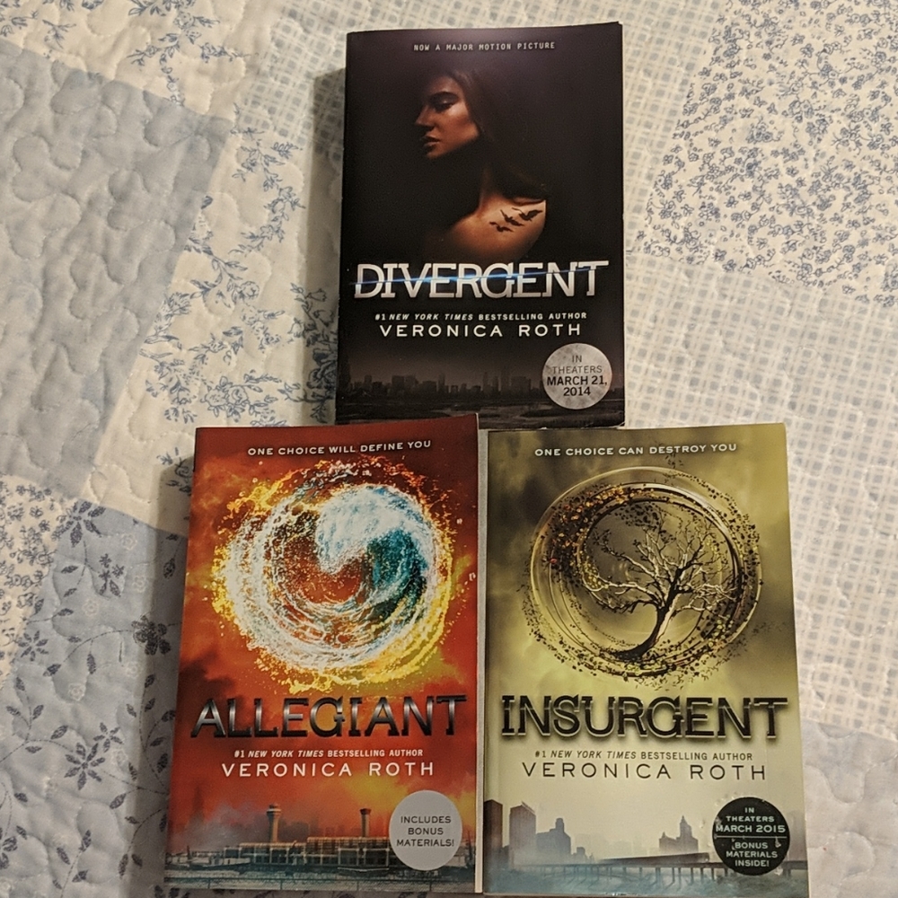 Divergent books